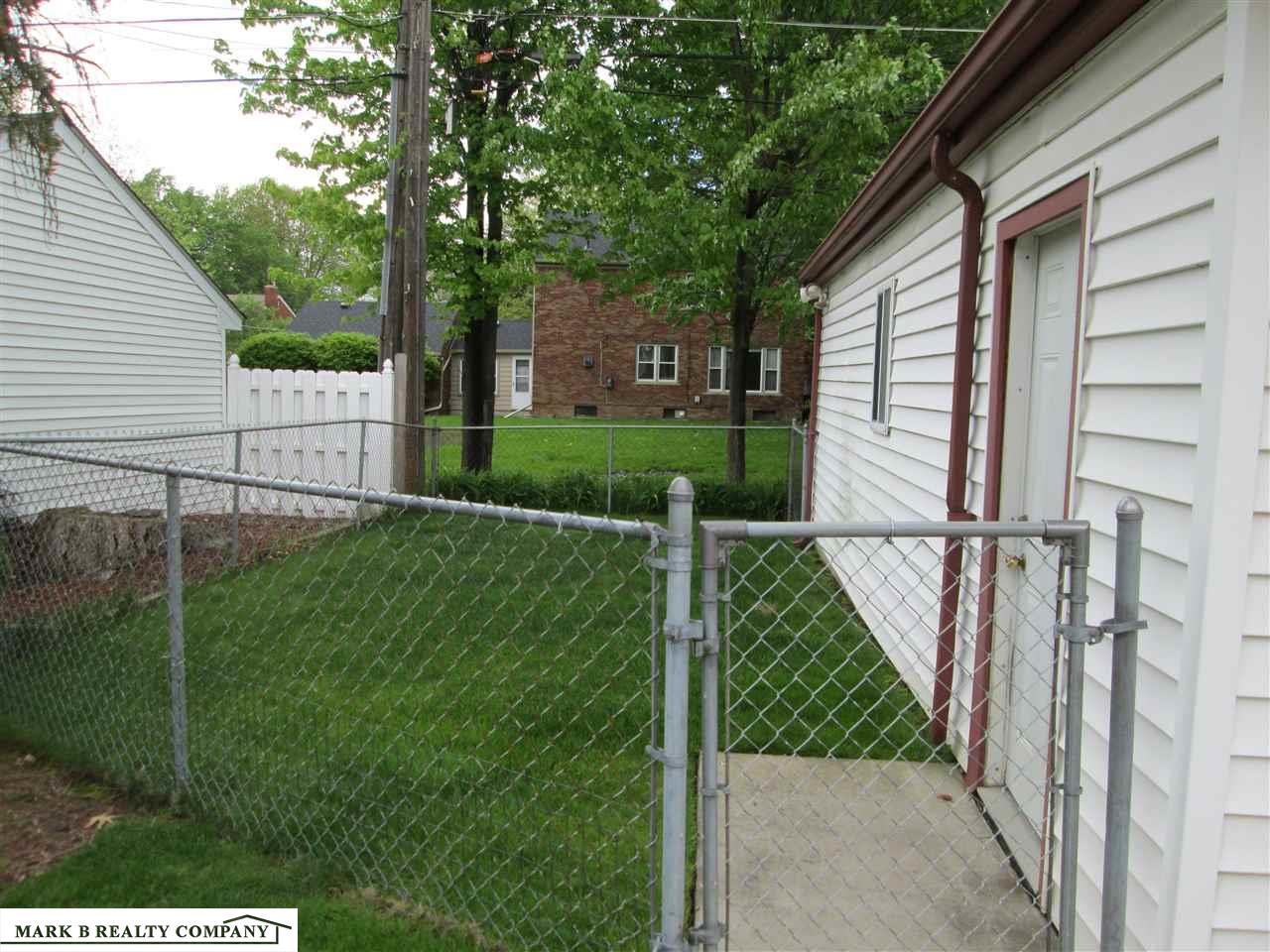 1912 Prestwick Road Grosse Pointe Woods, MI 48236 - Photo 4 of 24