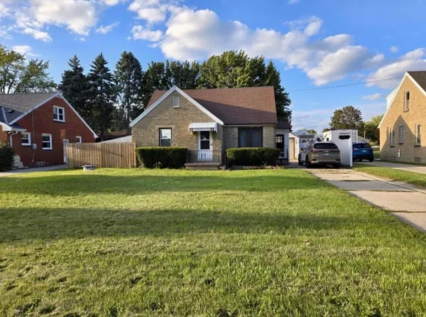 $299,900 | 3624 East College Avenue, Cudahy, WI 53110
