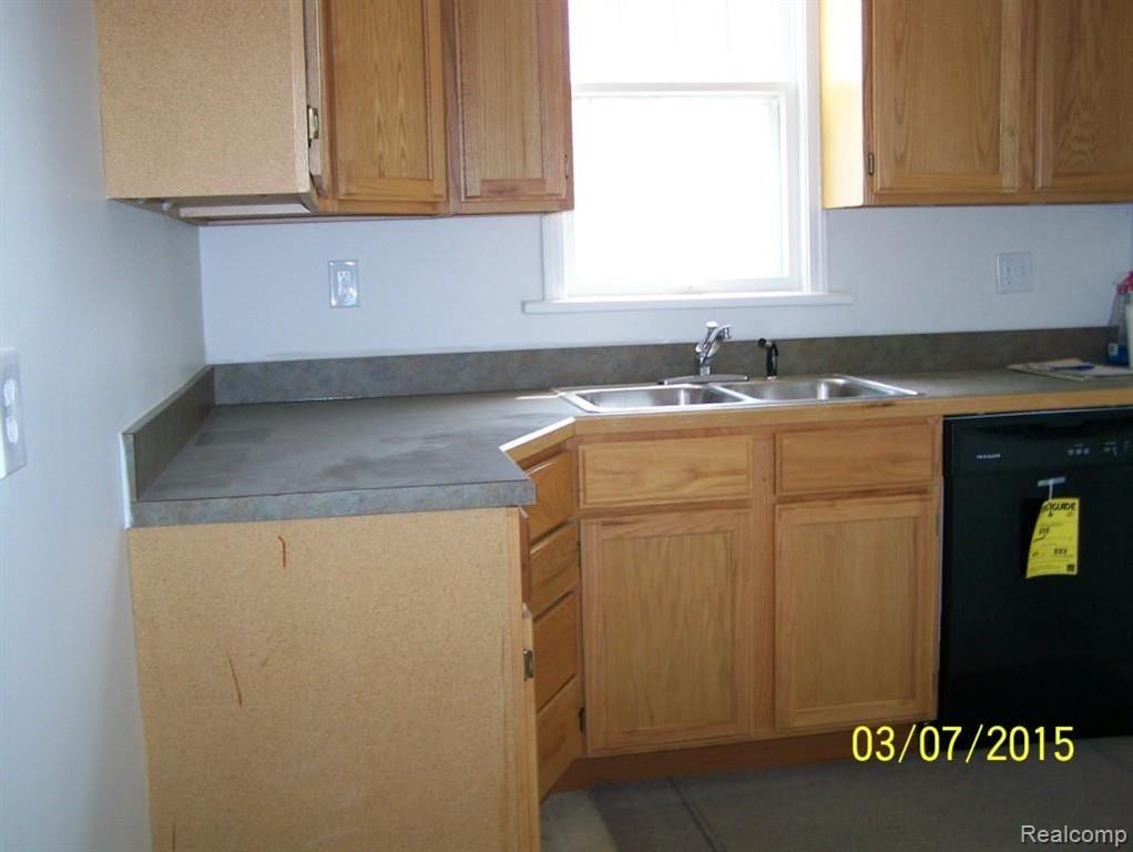99 Chippewa Road Pontiac, MI 48341 - Photo 8 of 18