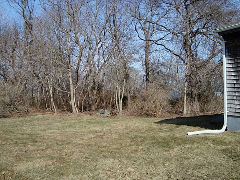 26 Decatur Avenue Jamestown, RI 02835 - Photo 17 of 20 Yard/Garden.