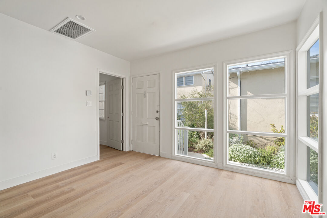 820 3rd Street, Unit 4 Santa Monica, CA 90403 - Photo 4 of 11
