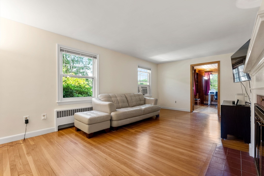 6 Chute Road Dedham, MA 02026 - Photo 4 of 34
