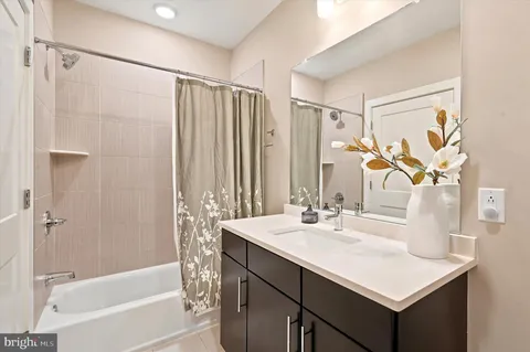$1,040,000 | 4561 Riverside Way, Philadelphia, PA 19127
