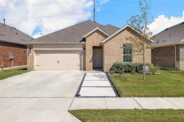 $365,000 | 2818 Moccasin Lane, Aubrey, TX 76227