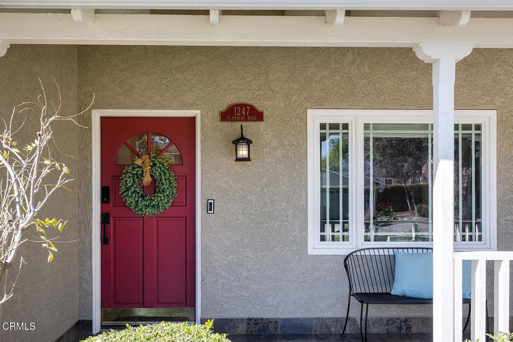 1247 Flanders Road La Canada Flintridge, CA 91011 - Photo 3 of 38 1247 Flanders Rd 004-mls