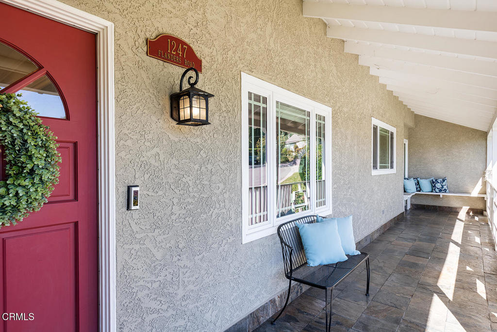 1247 Flanders Road La Canada Flintridge, CA 91011 - Photo 4 of 38 1247 Flanders Rd 005-mls