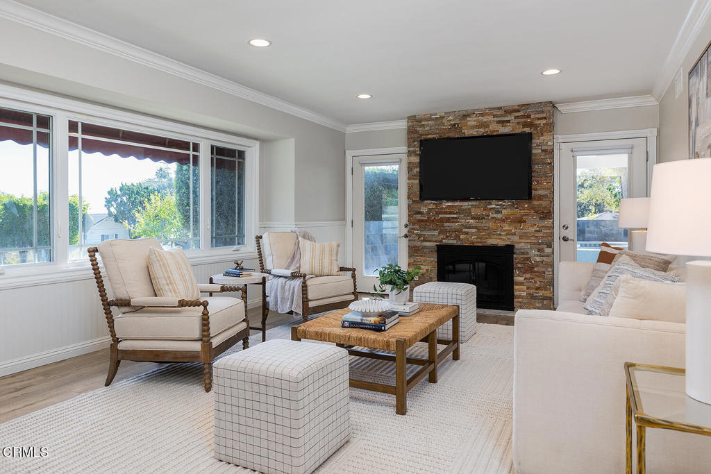 1247 Flanders Road La Canada Flintridge, CA 91011 - Photo 9 of 38 1247 Flanders Rd 007-mls