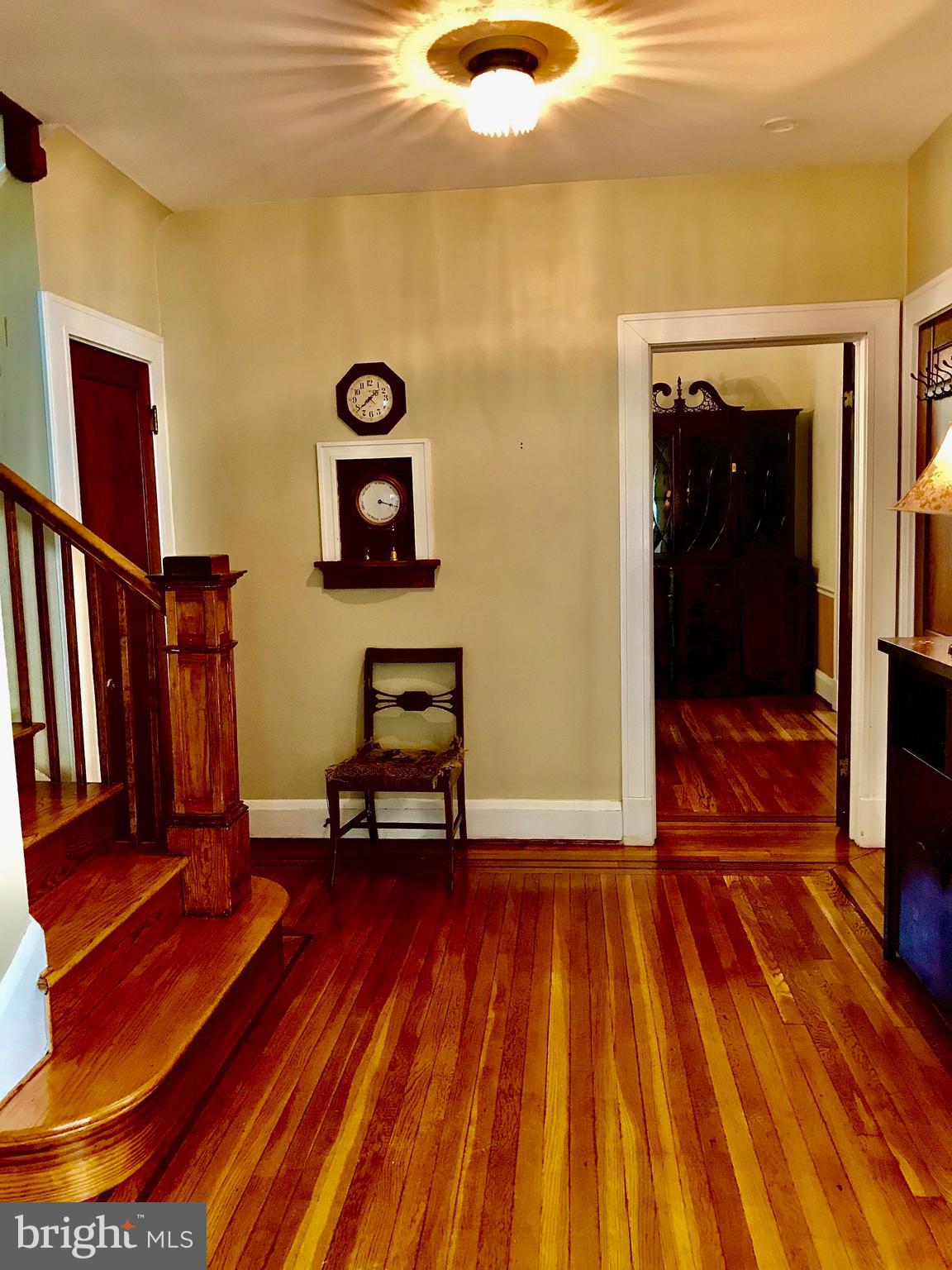3201 Beverly Road Baltimore, MD 21214 - Photo 3 of 19 Front Entrance Hall