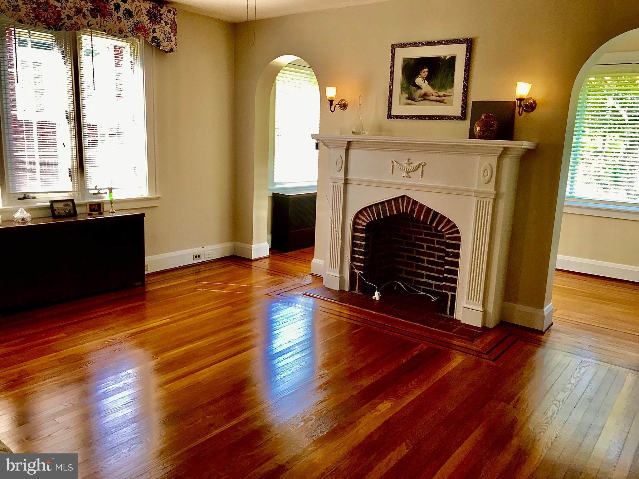 3201 Beverly Road Baltimore, MD 21214 - Photo 7 of 19 Living Room