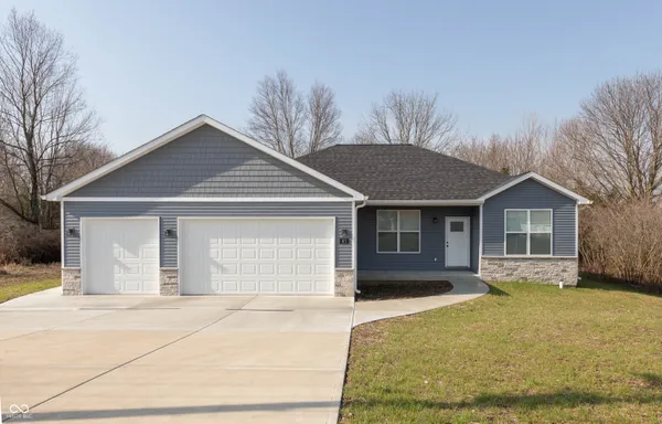 $335,000 | 81 Patriots Landing Drive, Fillmore, IN 46128