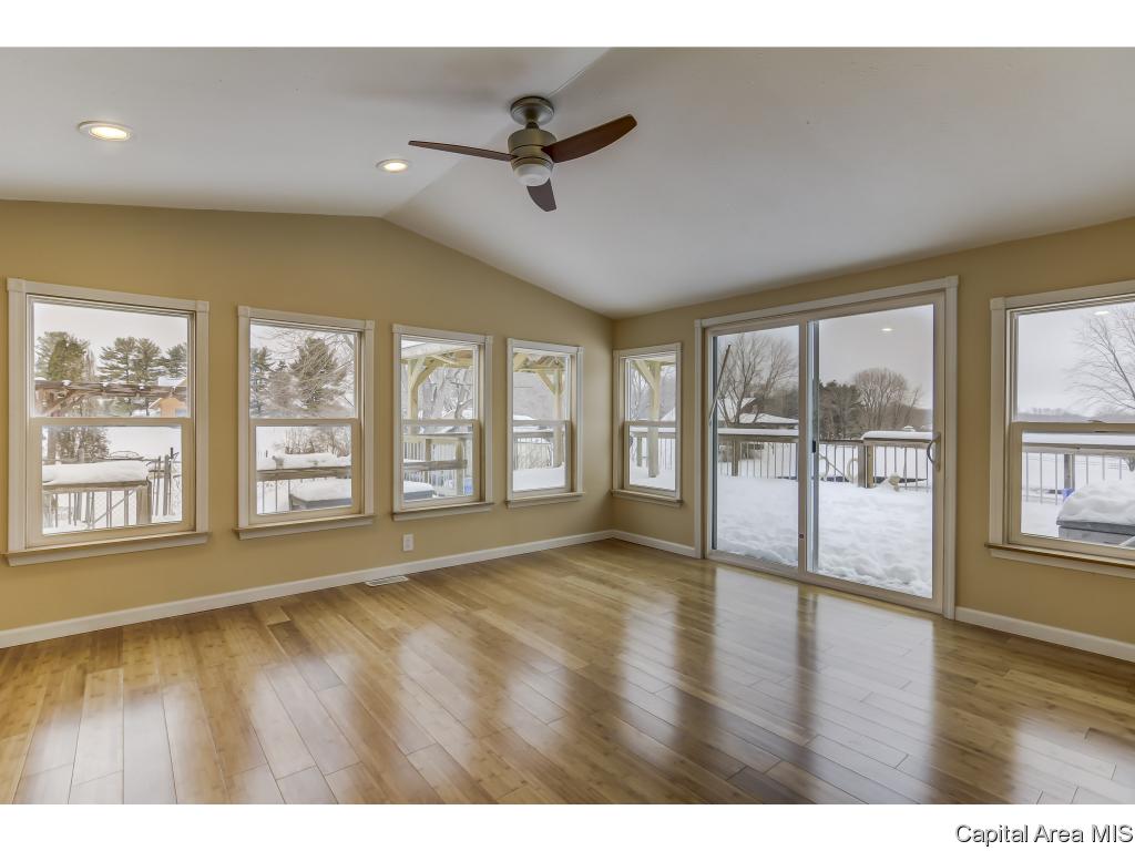 548 South Oaklane Road Springfield, IL 62712 - Photo 14 of 36