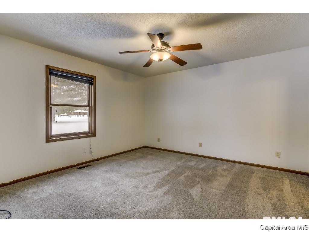 548 South Oaklane Road Springfield, IL 62712 - Photo 17 of 36