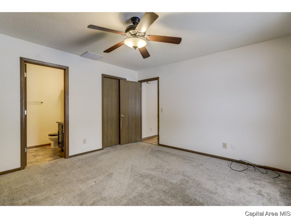 548 South Oaklane Road Springfield, IL 62712 - Photo 20 of 36
