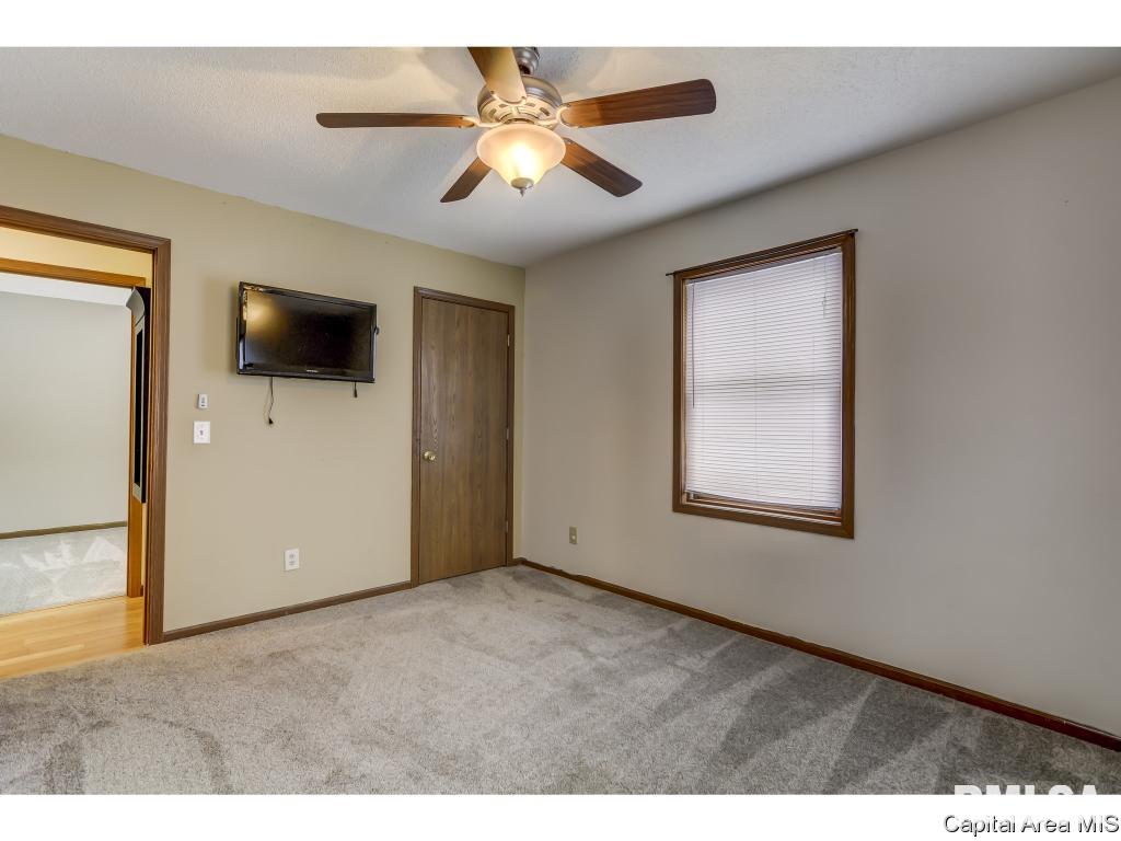 548 South Oaklane Road Springfield, IL 62712 - Photo 24 of 36