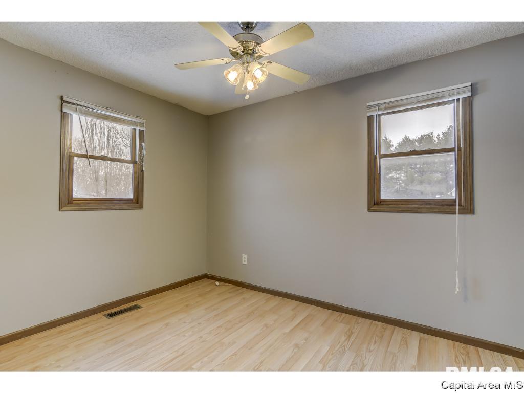 548 South Oaklane Road Springfield, IL 62712 - Photo 31 of 36