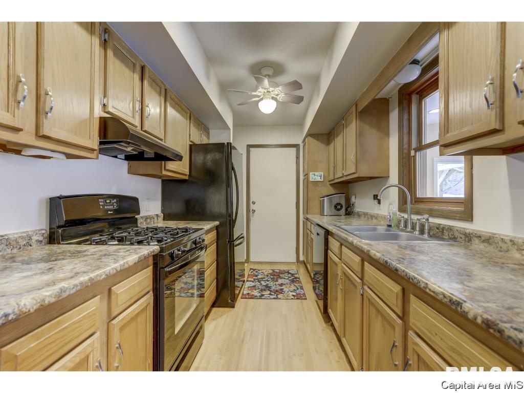 548 South Oaklane Road Springfield, IL 62712 - Photo 8 of 36