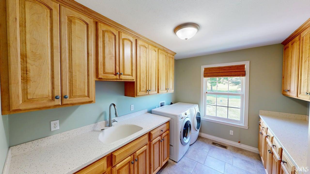 1333 Rolling Ridge Road Jasper, IN 47546 - Photo 13 of 34 Gallery Image 13