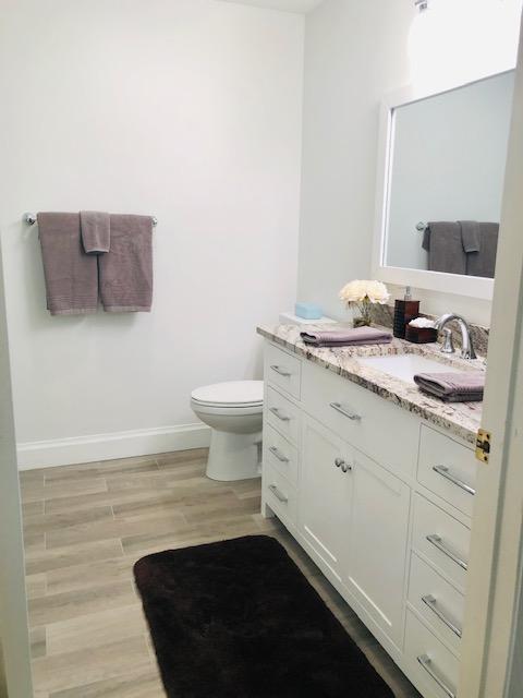 155 Seashore Drive Jupiter, FL 33477 - Photo 21 of 32 Guest Bath