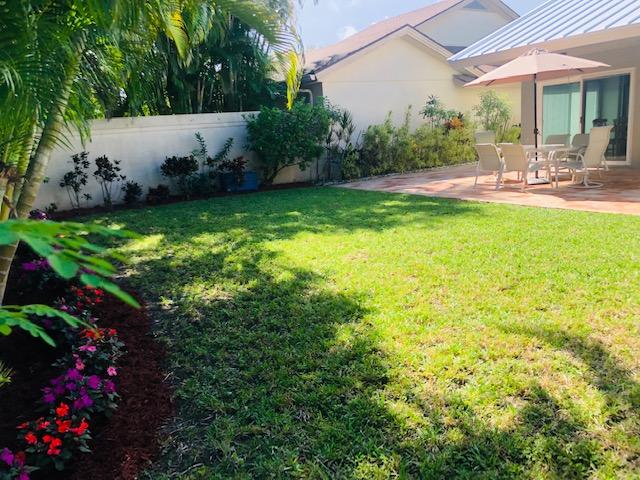 155 Seashore Drive Jupiter, FL 33477 - Photo 27 of 32 Big back yard
