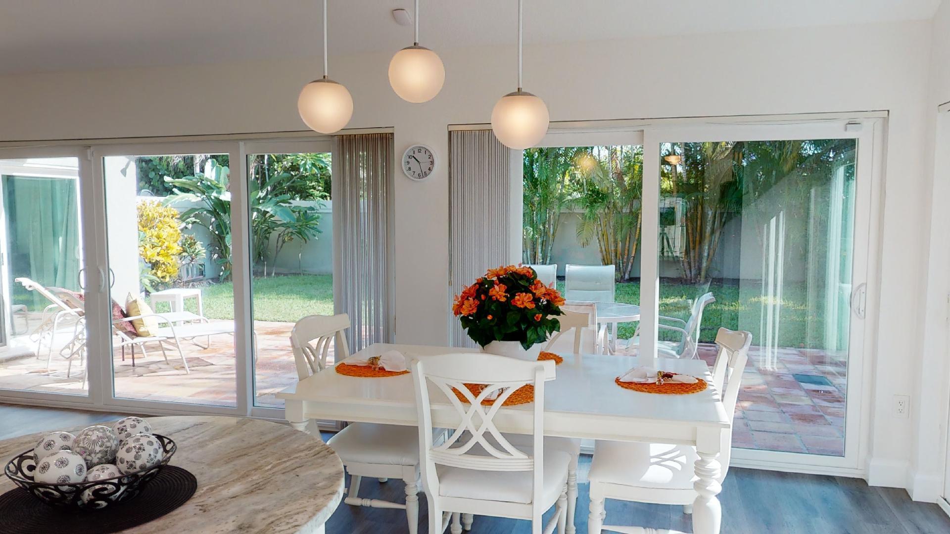 155 Seashore Drive Jupiter, FL 33477 - Photo 10 of 32 155-Seashore-Dr-Dining-Area-2