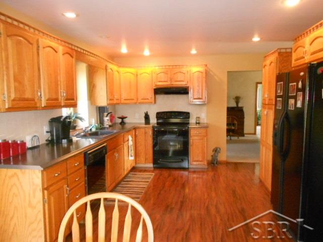 8232 Pierce Road Freeland, MI 48623 - Photo 6 of 22 31278032-5.JPG