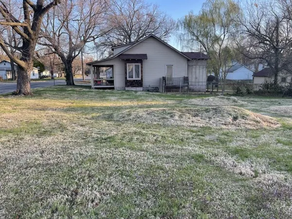$5,500 | 424 West Kansas Avenue, El Dorado, KS 67042