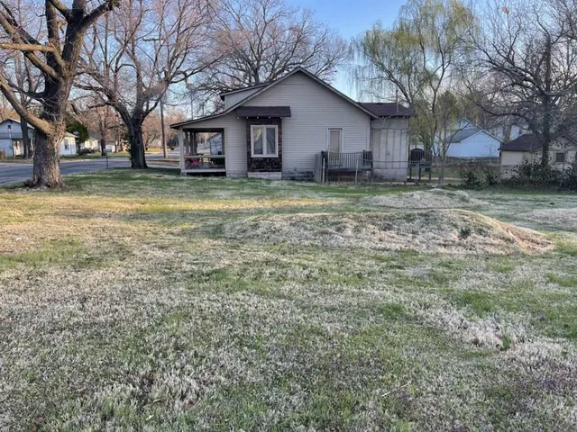 $5,500 | 424 West Kansas Avenue, El Dorado, KS 67042