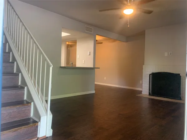 $1,350 | 766 Memorial Mews Street, Unit B, Houston, TX 77079
