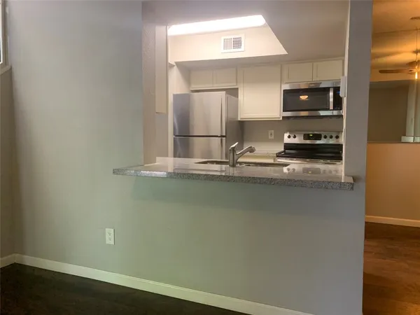$1,350 | 766 Memorial Mews Street, Unit B, Houston, TX 77079