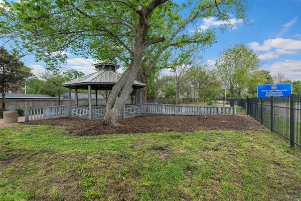 $1,350 | 766 Memorial Mews Street, Unit B, Houston, TX 77079