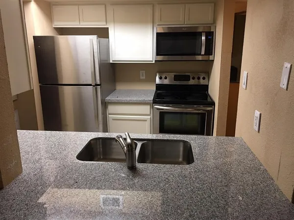 $1,350 | 766 Memorial Mews Street, Unit B, Houston, TX 77079