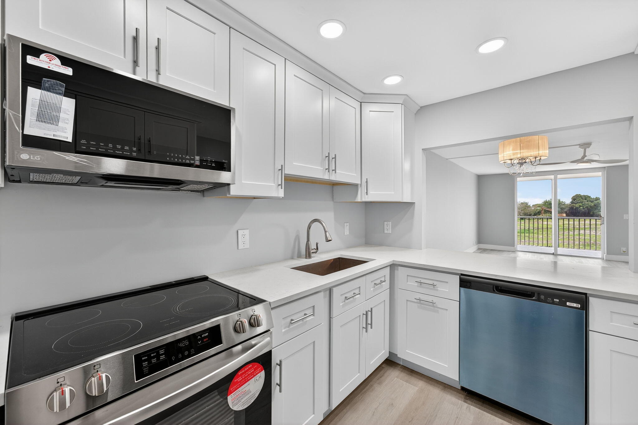 5500 Northwest 2nd Avenue, Unit 314 Boca Raton, FL 33487 - Photo 3 of 35 Kitchen