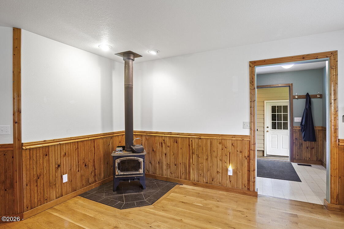 6171 Logsden Road Logsden, OR 97357 - Photo 19 of 72 breakfast nook