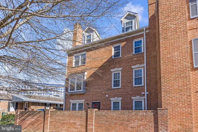 $4,000 | 786 North Vermont Street, Arlington, VA 22203