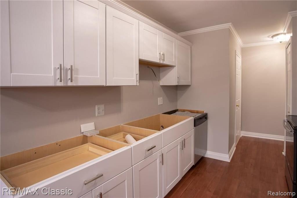 22130 Edgewater Novi, MI 48375 - Photo 6 of 22