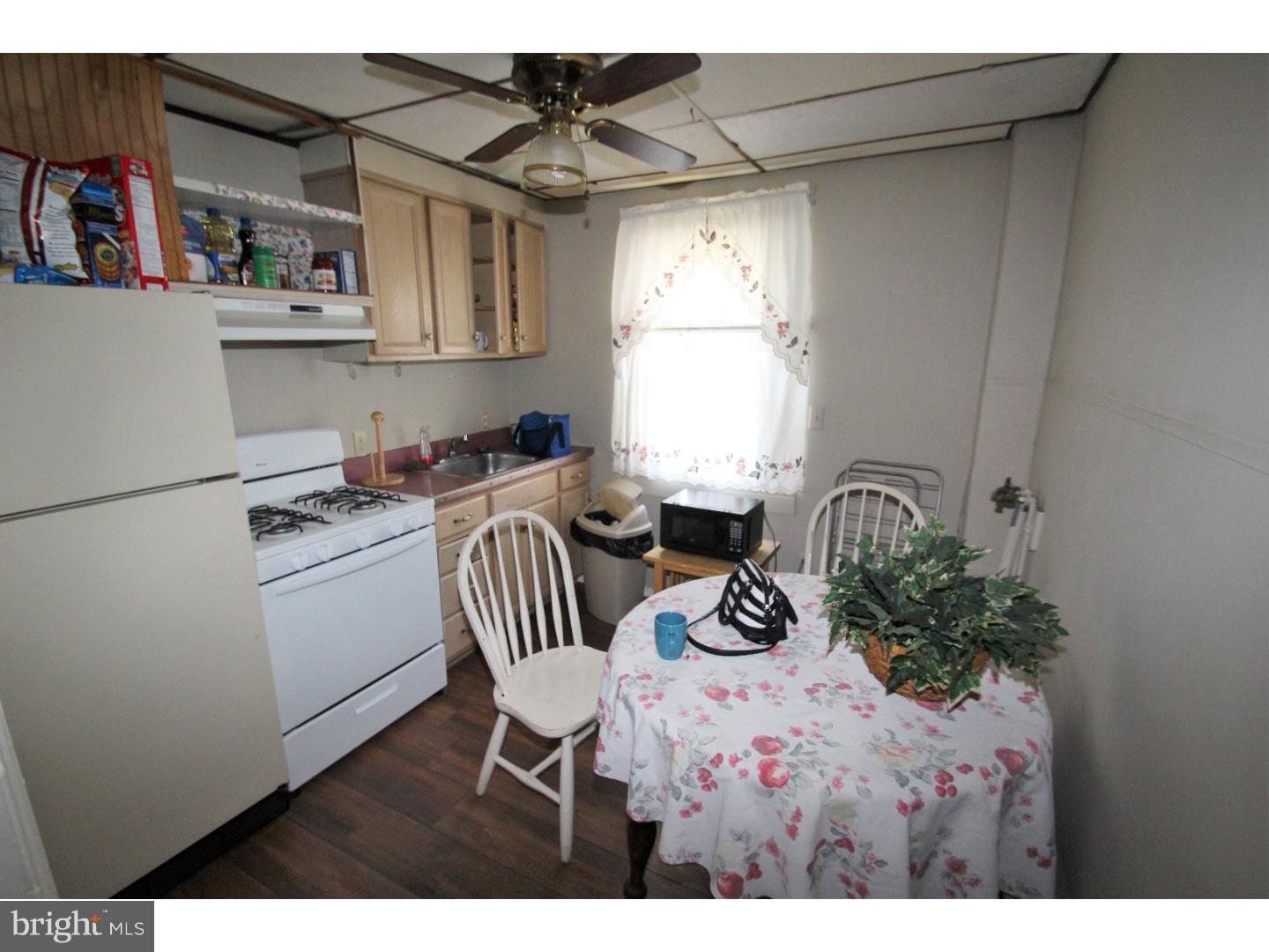 38 Rhodes Avenue Collingdale, PA 19023 - Photo 3 of 11 Gallery Image 3