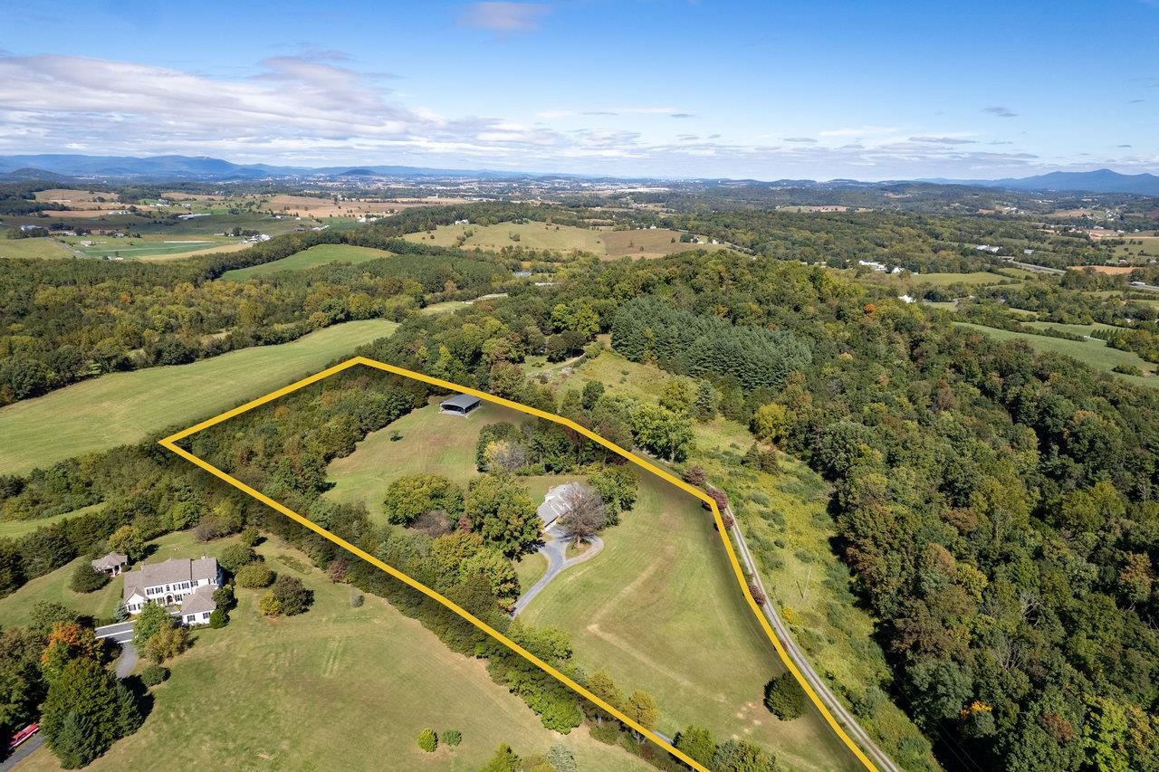 223 Fadley Road Weyers Cave, VA 24486 - Photo 14 of 59