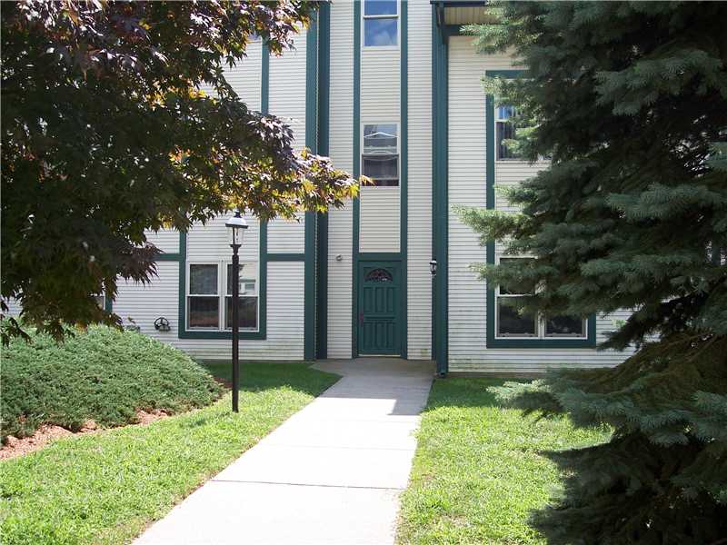 3520 West Shore Road, Unit 904 Warwick, RI 02886 - Photo 1 of 19 Exterior Front.