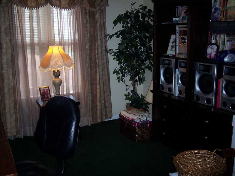 3520 West Shore Road, Unit 904 Warwick, RI 02886 - Photo 11 of 19 Bedroom.
