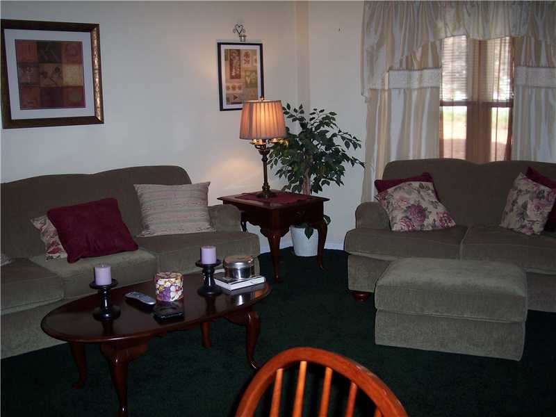 3520 West Shore Road, Unit 904 Warwick, RI 02886 - Photo 7 of 19 Living Room.