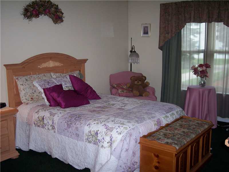 3520 West Shore Road, Unit 904 Warwick, RI 02886 - Photo 9 of 19 Master Bedroom.