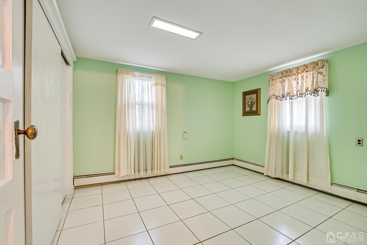 7 Paley Place Edison, NJ 08817 - Photo 20 of 53 an empty room with windows