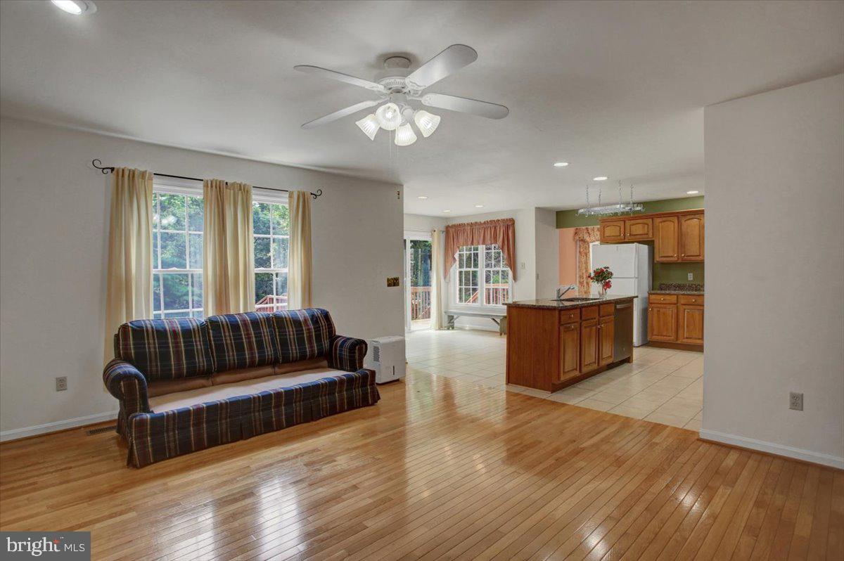 6911 Tommytown Road Sharpsburg, MD 21782 - Photo 15 of 52 Family room looking into the kitchen
