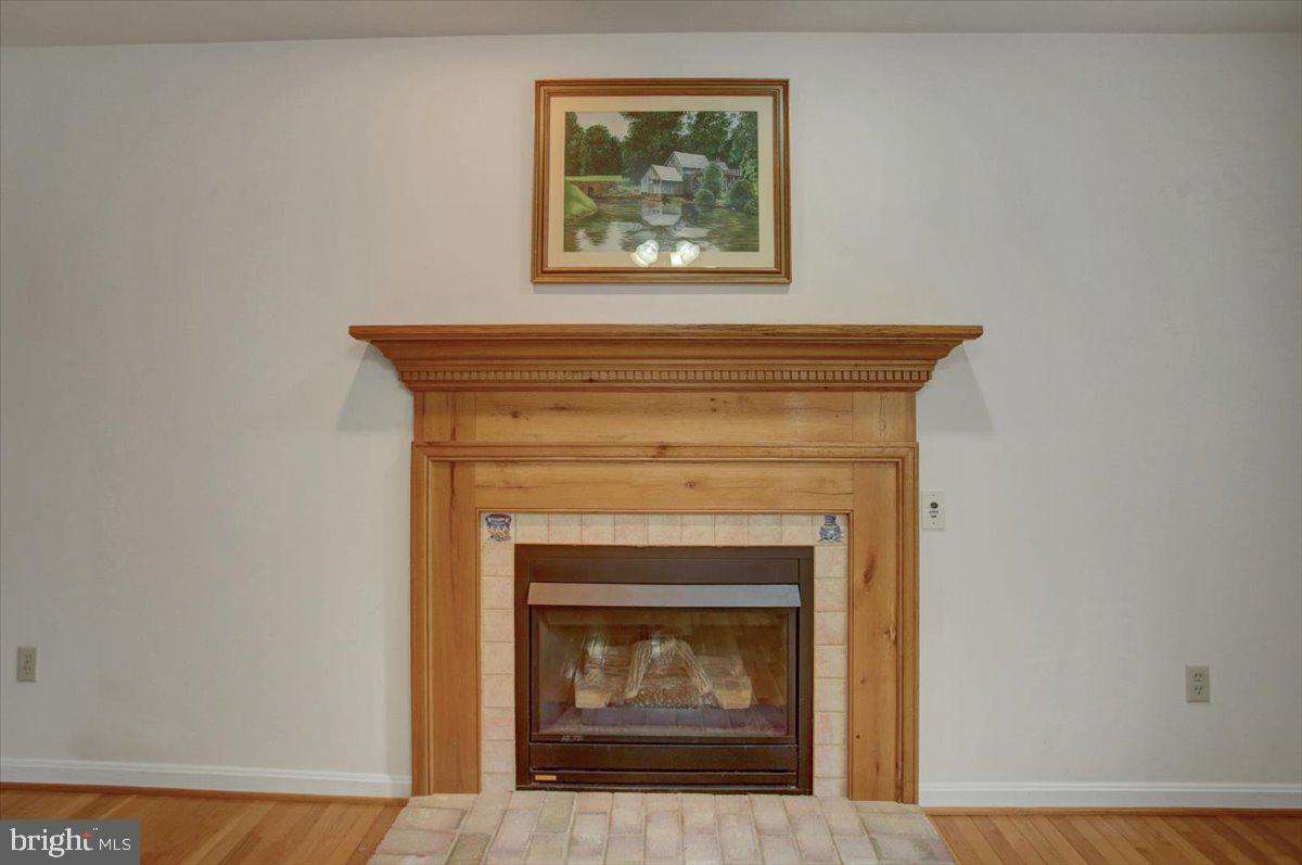 6911 Tommytown Road Sharpsburg, MD 21782 - Photo 16 of 52 Mantel sourced from 100-year-old timber