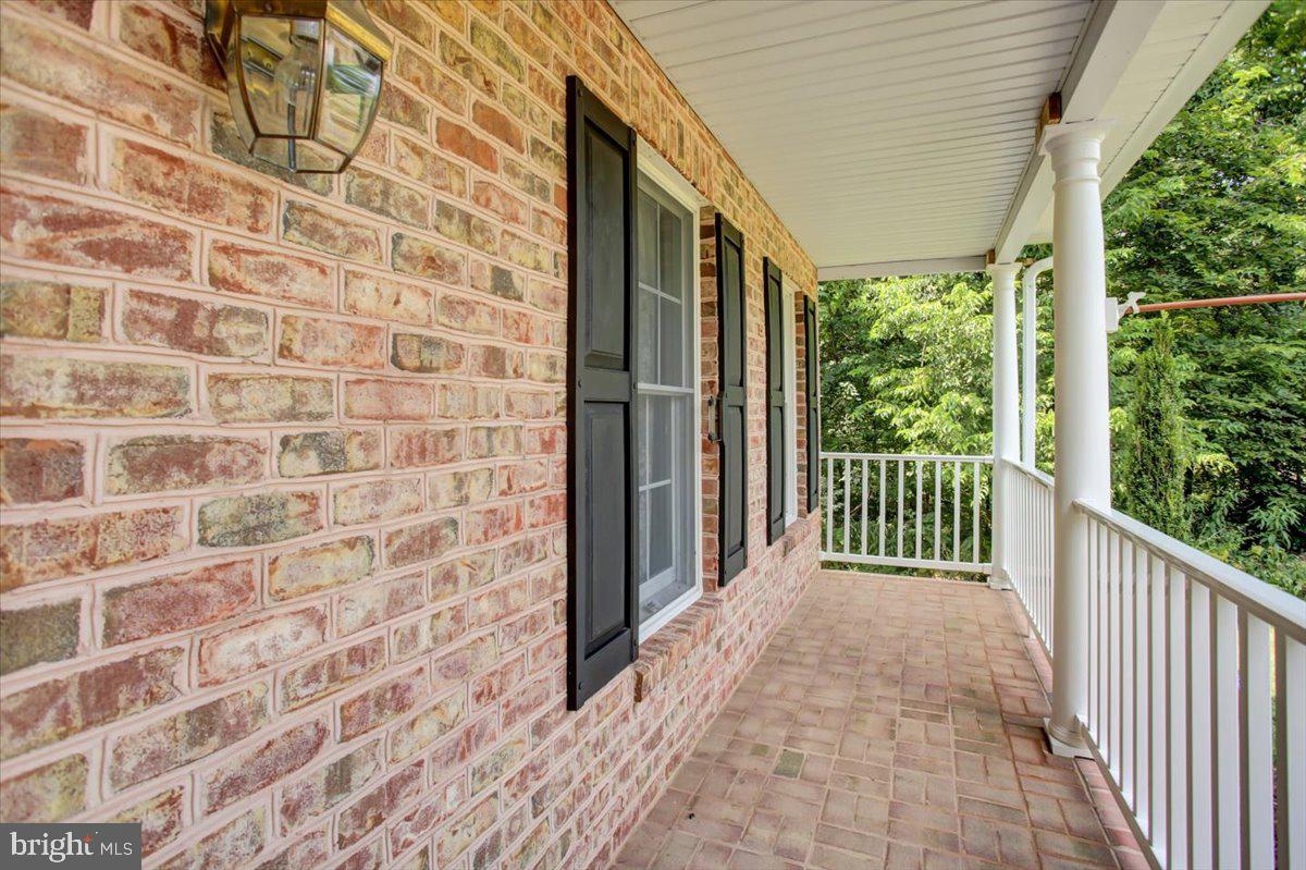 6911 Tommytown Road Sharpsburg, MD 21782 - Photo 4 of 52 Covered entry