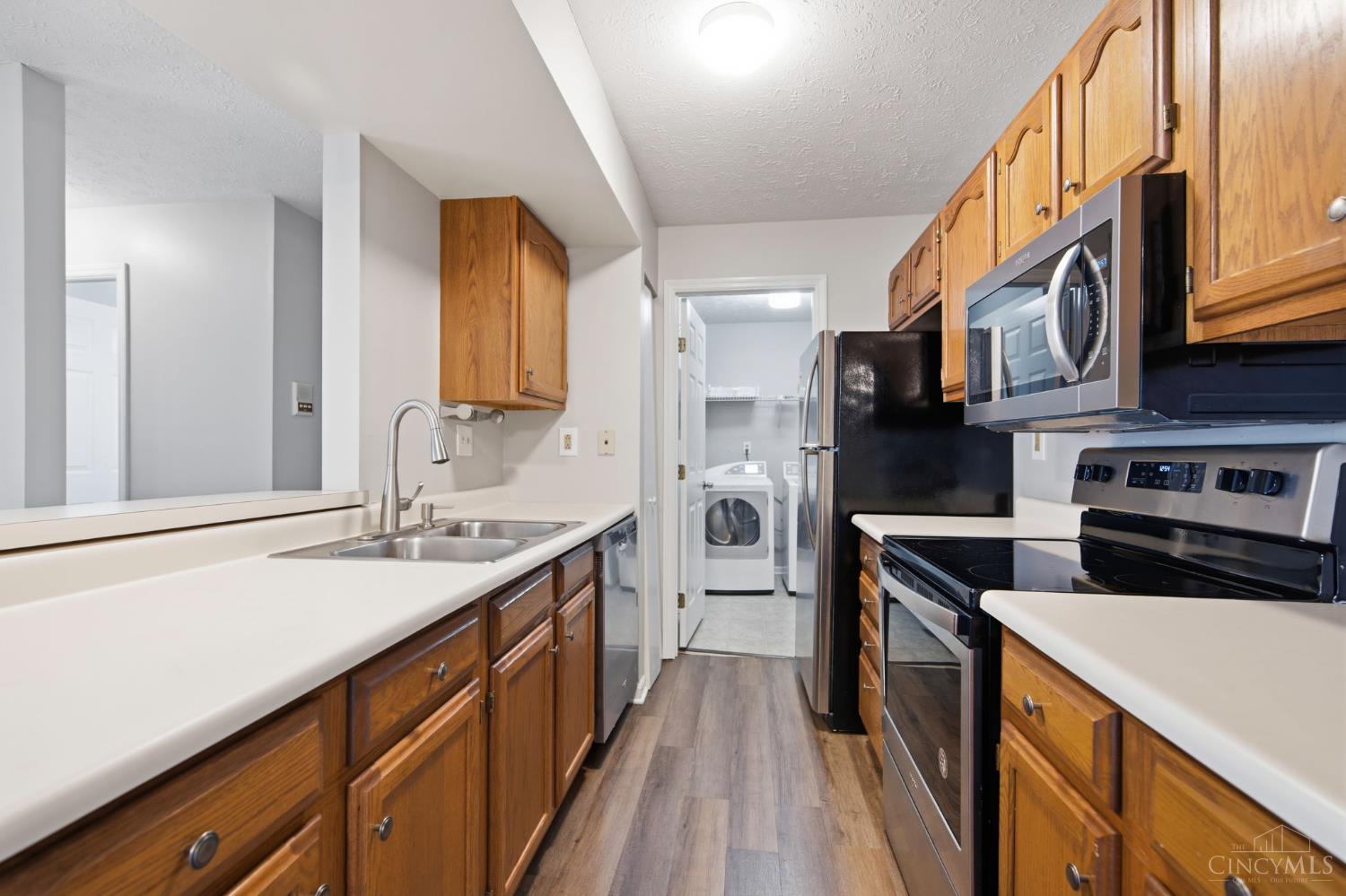 7633 Montgomery Road, Unit 3 Cincinnati, OH 45236 - Photo 14 of 37 Gallery Image 14