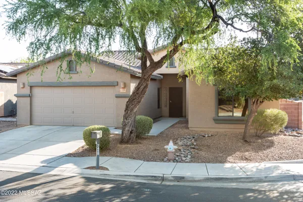$2,495 | 7458 West Crimson Sky Drive, Tucson, AZ 85743