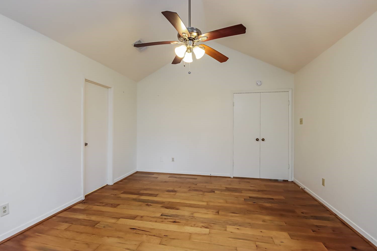 10 Shallow Pond Place Spring, TX 77381 - Photo 11 of 17 a view of an empty room
