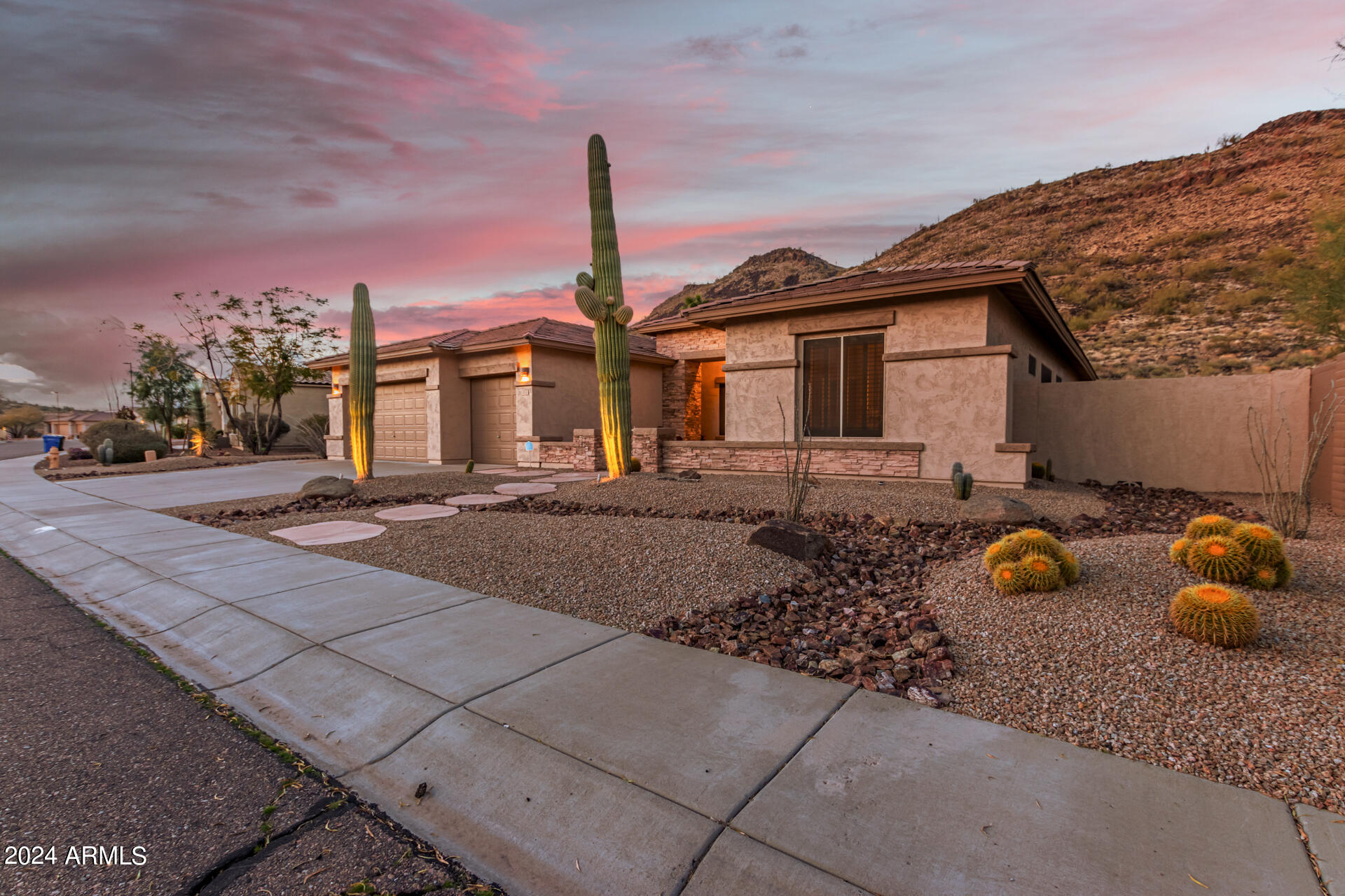 4538 West Rowel Road Phoenix, AZ 85083 - Photo 7 of 85 Evening