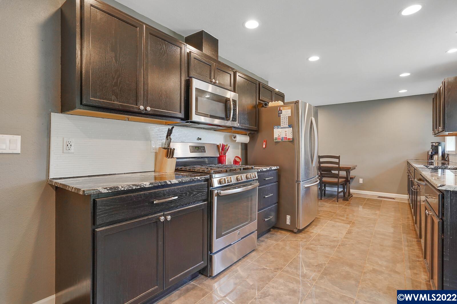 3946 Dakota Road Southeast Salem, OR 97302 - Photo 9 of 38 Gallery Image 9